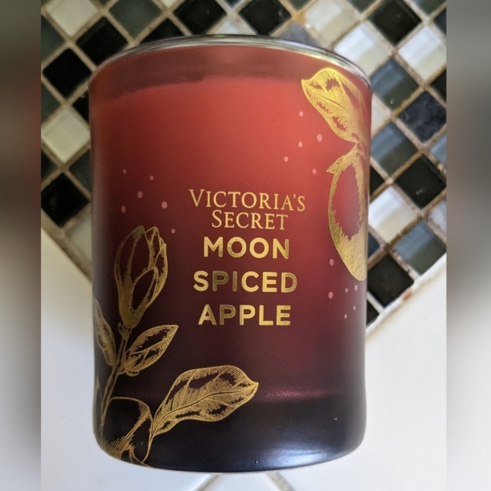 Victoria's Secret Candle Moon Spiced Apple